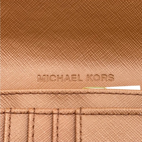 Michael Kors Jet Set Travel Trifold Wallet - Picture 5 of 10